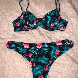 🌺🌿 Young & Reckless Palm Leaf Tropical Bikini